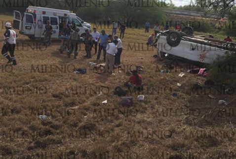 Vuelca camioneta con migrantes en la carretera Monterrey-Reynosa, hay 5 muertos - lesionados-monterrey-reynosa2