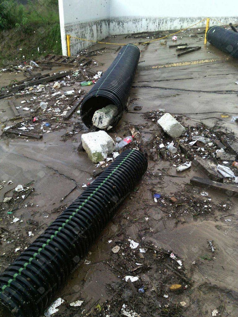 Vecinos de Interlomas piden ayuda tras lluvias del martes - lluvias2-768x1024