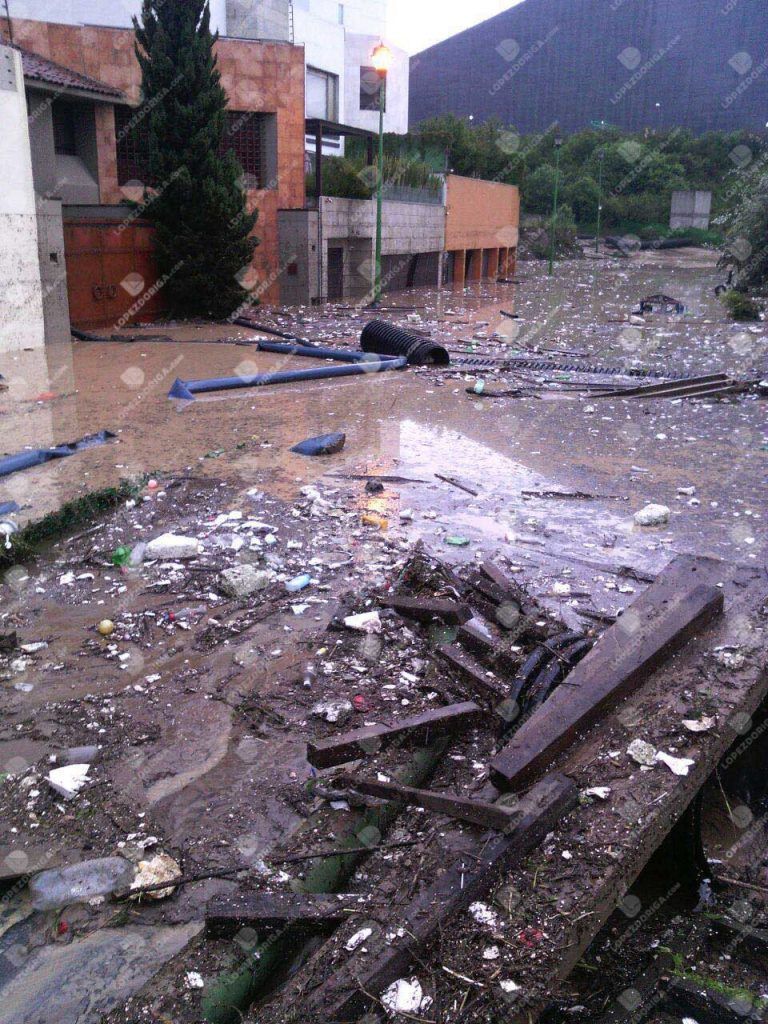 Vecinos de Interlomas piden ayuda tras lluvias del martes - lluvias3-768x1024