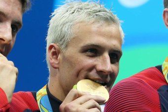 Amenazan a Lochte con un arma de fuego durante una fiesta en Río - lochte-3