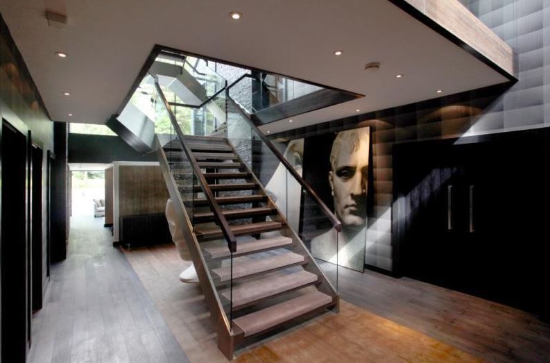 Zlatan pagará renta de 412 mil pesos mensuales en Inglaterra - manchester-united-players-house-5