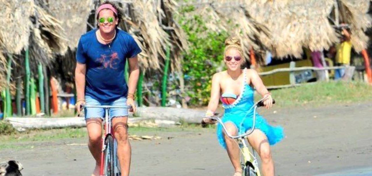 Le roban la bicicleta a Carlos Vives