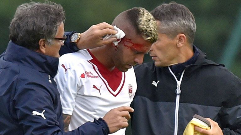 Ménez debuta con su nuevo club y pierde parte de la oreja - menez1