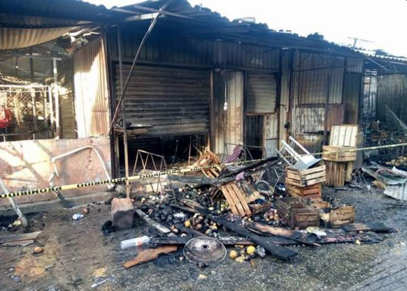 Se incendia mercado en Coyuca de Benítez - mercado-coyuca-3