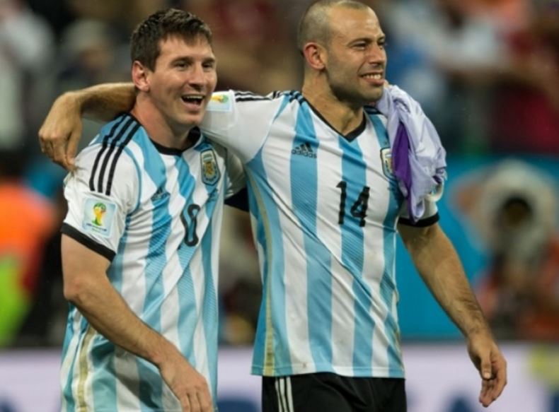 Messi seguirá en la Selección Argentina - messi-y-macherano