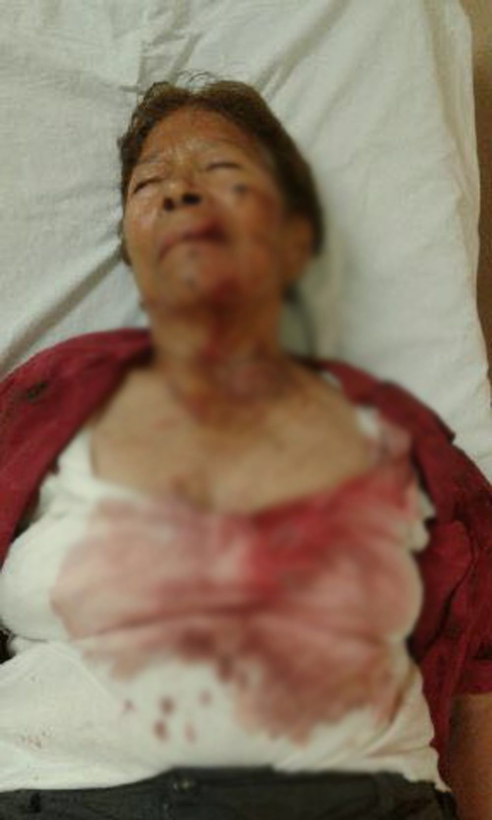 Regidor nayarita estrella botella de cerveza contra mujer - muujer-nayatir