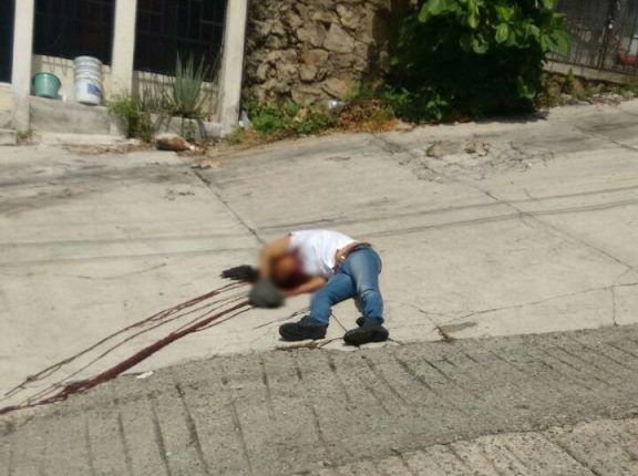 Asesinan a mujer en la colonia Altamira de Acapulco