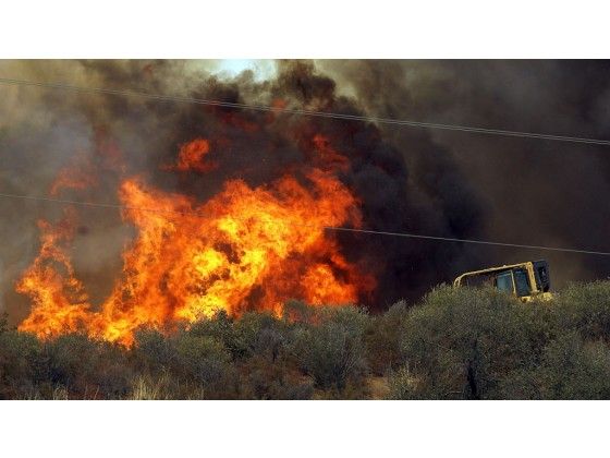Más de 300 bomberos luchan contra incendio en California - ocqte2-pe.r.fire_.0831tlpb223327501
