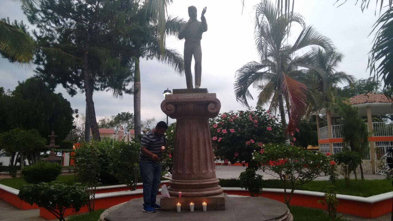 Parácuaro rinde tributo a Juan Gabriel - paracuaro-2