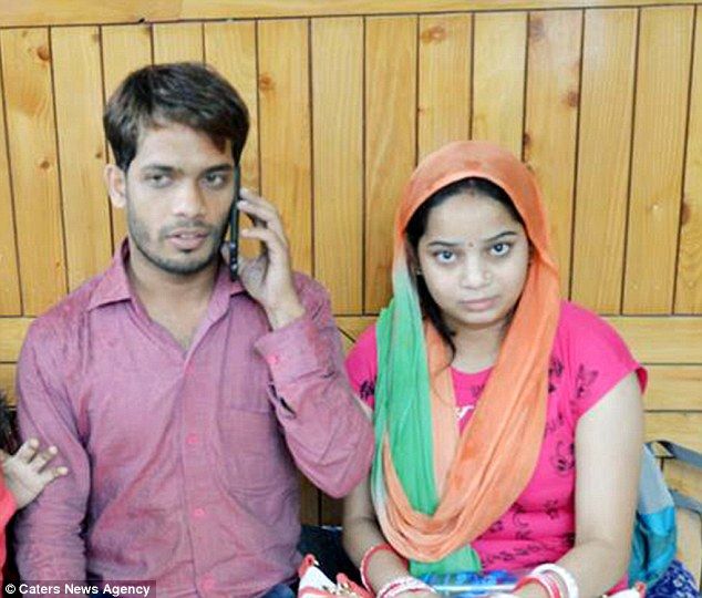 Leopardo invade habitación de hotel - pareja-leopardo
