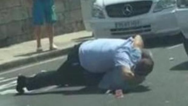 #Viral: taxistas se pelean cliente a golpes