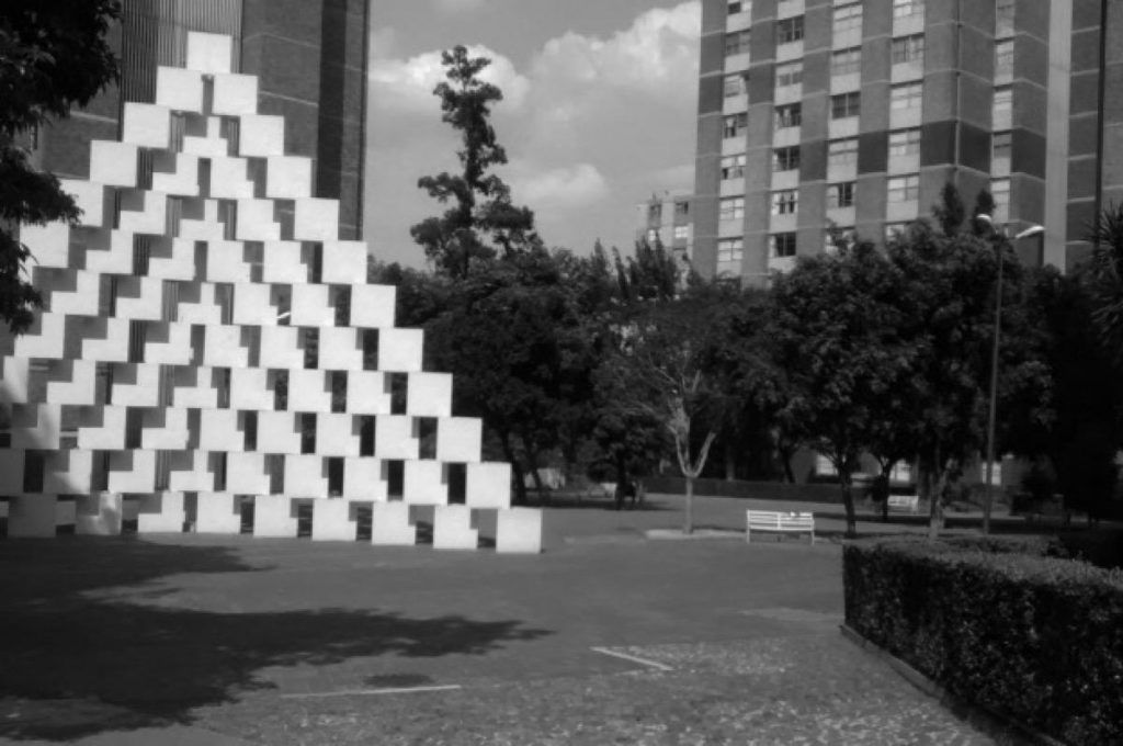 Última visita guiada a ‘La Pirámide de Mathias Goeritz’ en las Torres Mixcoac - piramide-3-1024x680