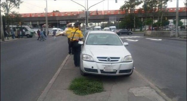 Policías capitalinos auxilian a dos mujeres en labores de parto
