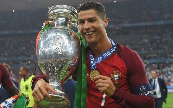 Cristiano Ronaldo ganó el premio al mejor jugador de la UEFA - portugal_gal_1-large_transqVzuuqpFlyLIwiB6NTmJwfSVWeZ_vEN7c6bHu2jJnT8-1