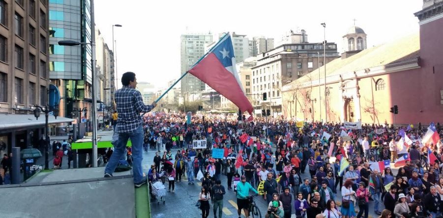 Protestas masivas en Chile contra sistema de pensiones