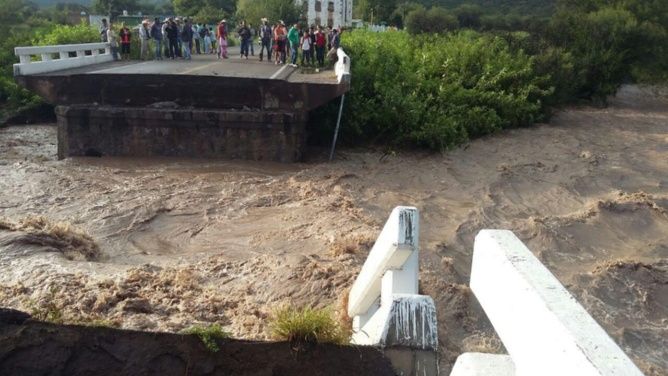 Dos puentes colapsan en Durango - puente-3