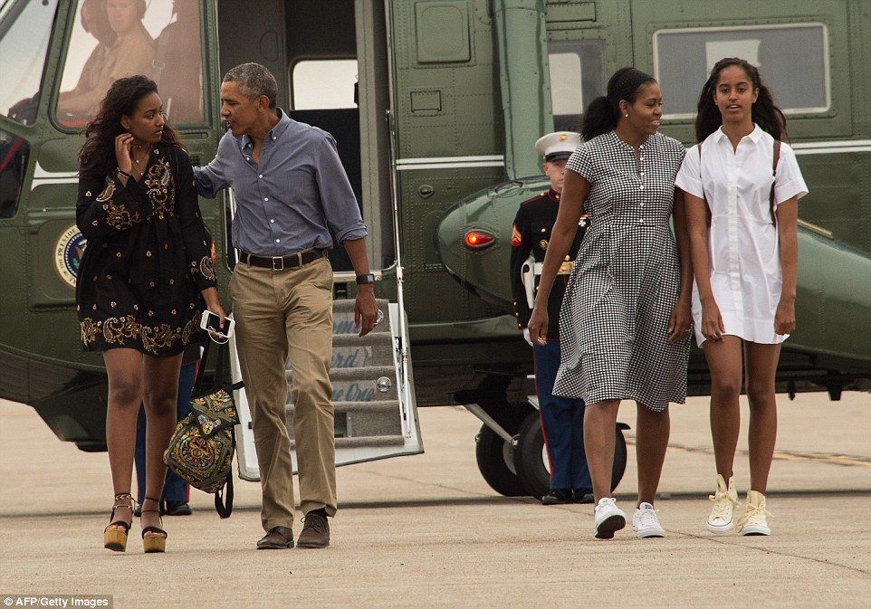 Regresan los Obama de sus vacaciones - regreso-vacaciones-obama-3