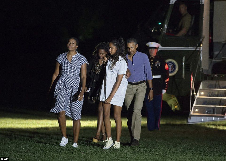 Regresan los Obama de sus vacaciones - regreso-vacaciones-obama-8