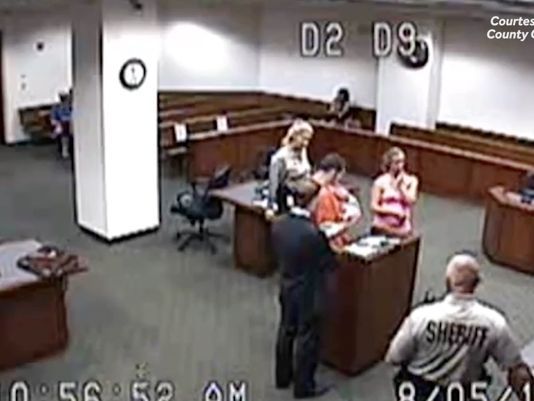 #Viral: reo llora al cargar y conocer a su bebé