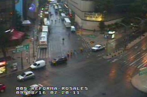 Cierran parcialmente Reforma por manifestantes - reversible-reforma-ovialcdmx2