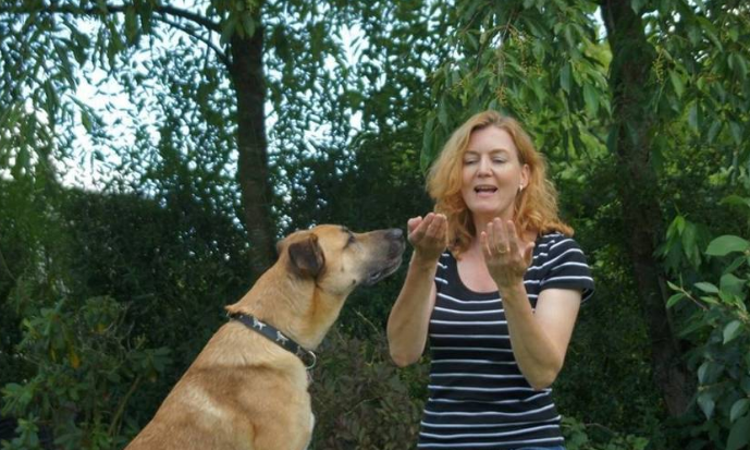 Rubio, de perro callejero en Argentina a mascota en Alemania - rubio-y-olivia-2