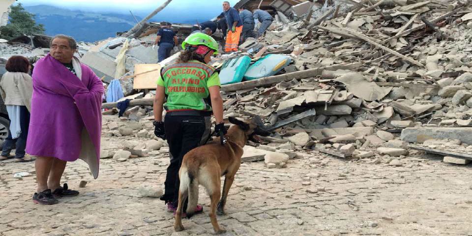 Fuerte sismo sacude a Italia