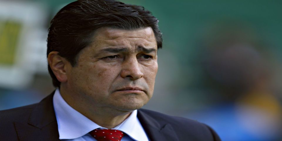 León destituye a Luis Fernando Tena