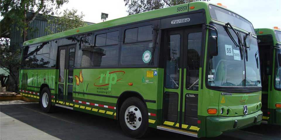 Choferes de transporte público deberán tener cinco años de experiencia: Semovi