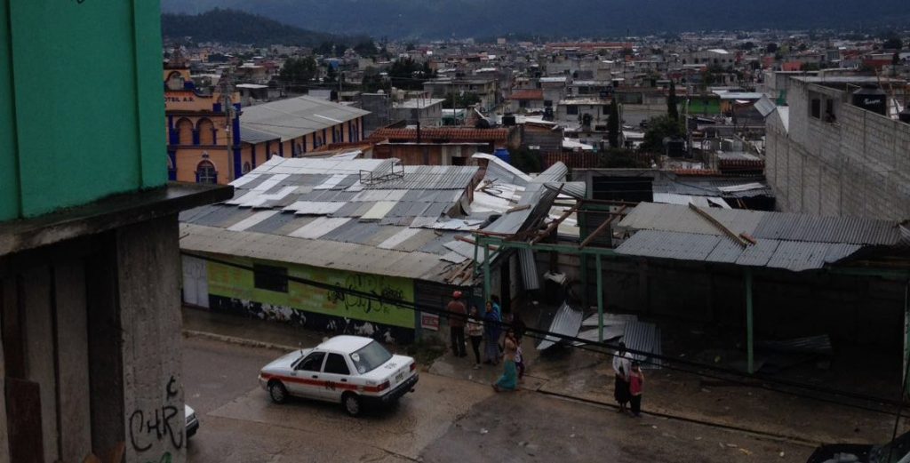 Video: tromba arranca techos de lámina en Chiapas - tromba-3-1024x521