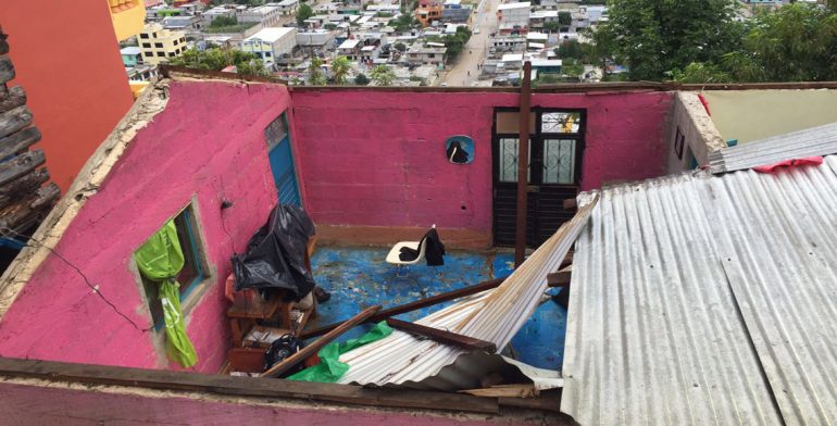 Video: tromba arranca techos de lámina en Chiapas - tromba-4