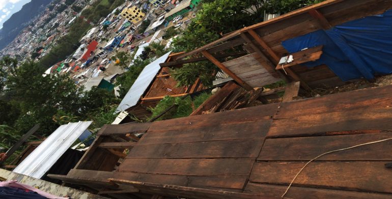 Video: tromba arranca techos de lámina en Chiapas - tromba-5