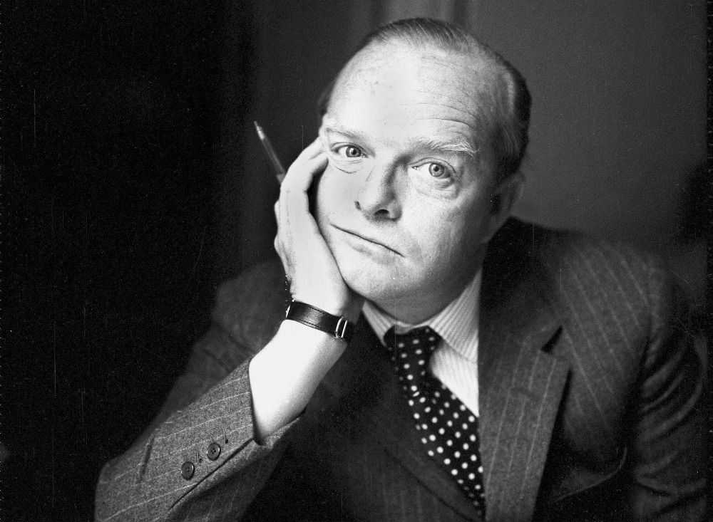 Subastarán cenizas de Truman Capote
