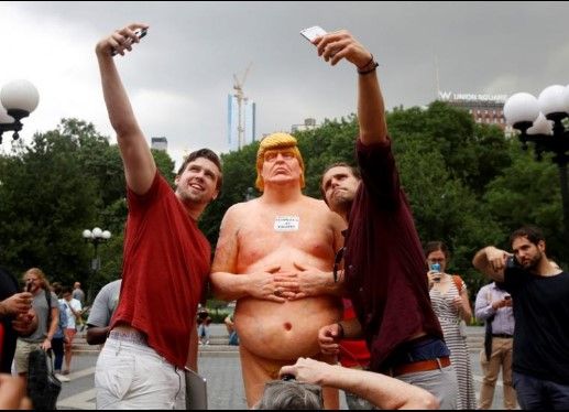 Exhiben estatua de Trump desnudo en Nueva York - trump-2-1
