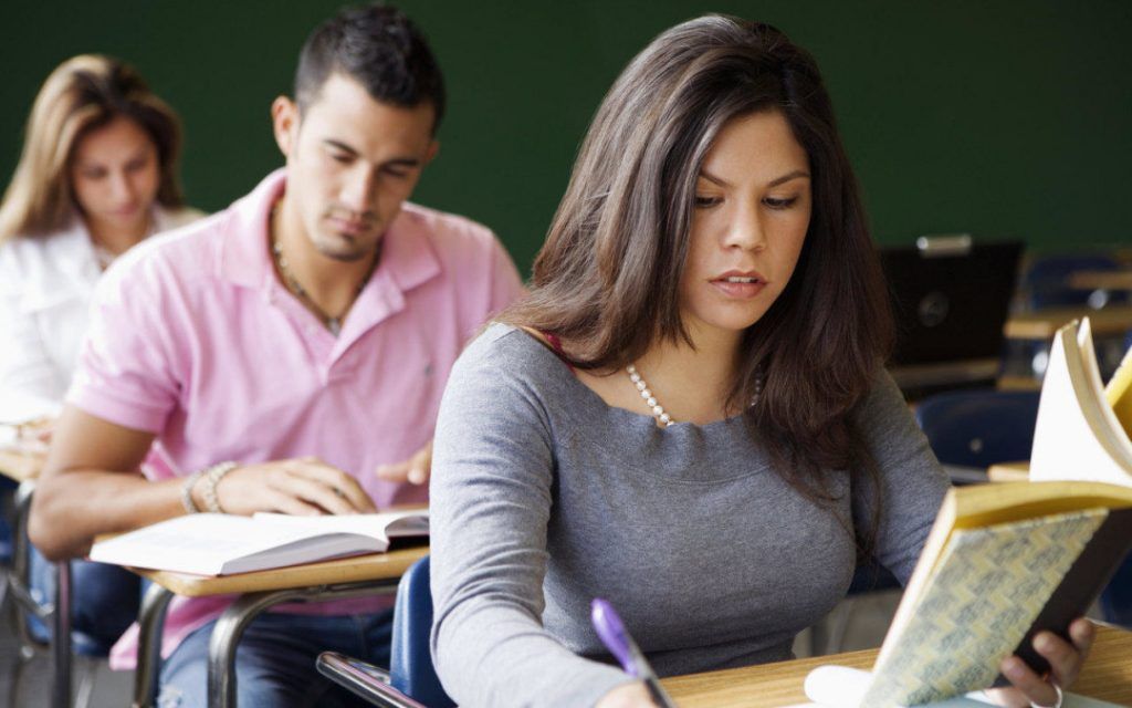 ¿Cuáles son las carreras más rentables de México? - uni-2-1024x640