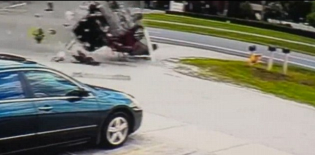 Video: vehículo gira por los aires en un accidente en Florida