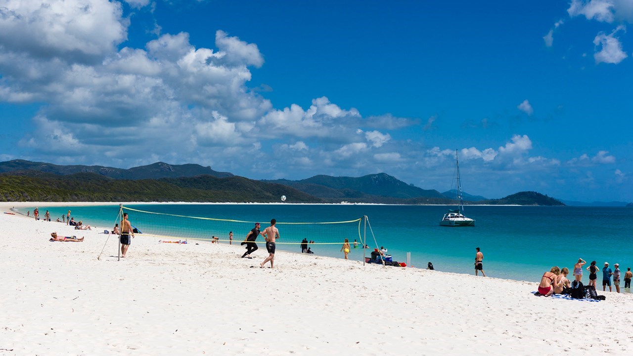 Una de las mejores playas del mundo, donde se grabó Piratas del Caribe - whitehaven-beach-day-cruise18