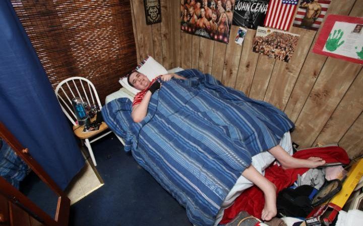 Video: el adolescente más alto del mundo no deja de crecer - 109198122-worlds-tallest-teenager-broc-brown-2-large_transZgEkZX3M936N5BQK4Va8RWtT0gK_6EfZT336f62EI5U