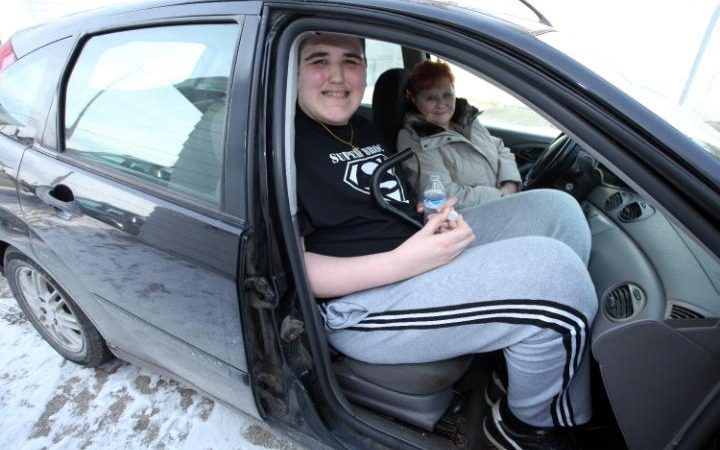 Video: el adolescente más alto del mundo no deja de crecer - 109198122-worlds-tallest-teenager-broc-brown-4-large_transZgEkZX3M936N5BQK4Va8RWtT0gK_6EfZT336f62EI5U