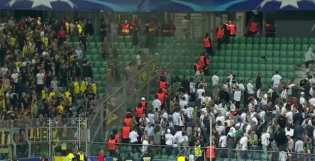 Video: violencia en las gradas entre Legia Varsovia vs Borussia Dortmund - 14292396_1332016780182230_475611496097284378_n