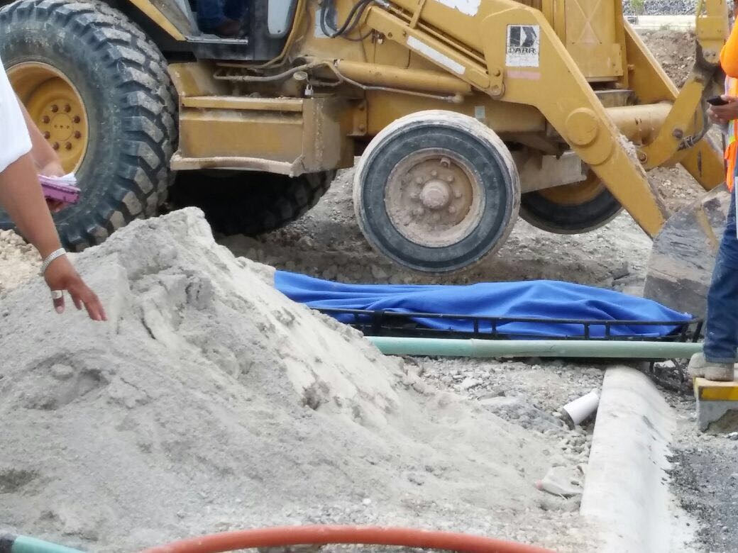 Hombre muere sepultado por derrumbe de construcción en Piedras Negras - 2016-09-15-PHOTO-00000792