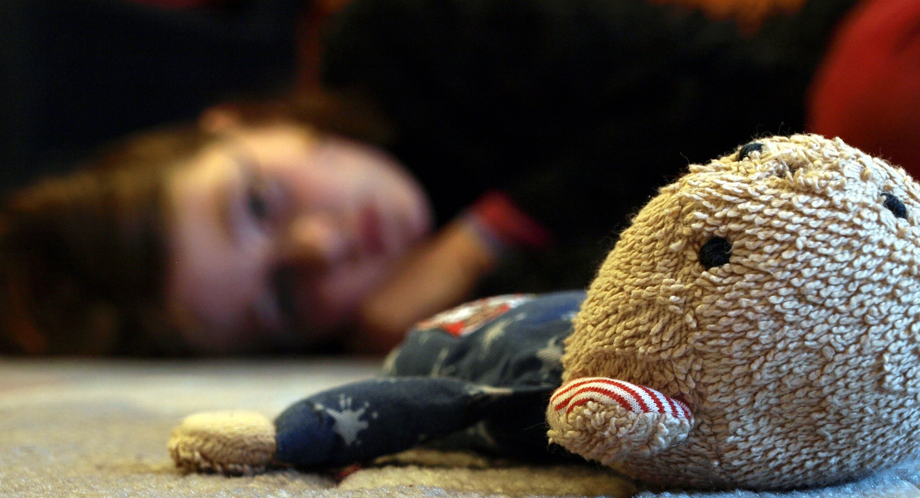 Detienen a maestro de inglés que abusó de 19 niños - 29711457770344