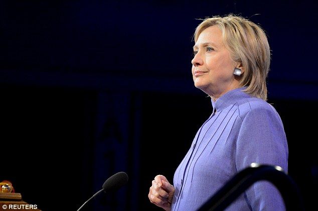 Trump aventaja a Clinton en las encuestas - 37C6BE6600000578-3768945-image-a-4_1472735392975