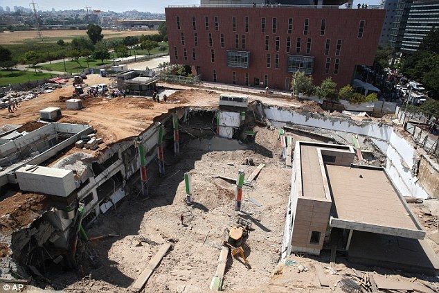 Al menos dos muertos en Tel Aviv por colapsar edificio - 37EDB40600000578-3774139-image-a-61_1473071147785