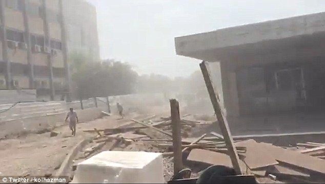 Al menos dos muertos en Tel Aviv por colapsar edificio - 37EDD55800000578-3774139-image-m-64_1473071248109