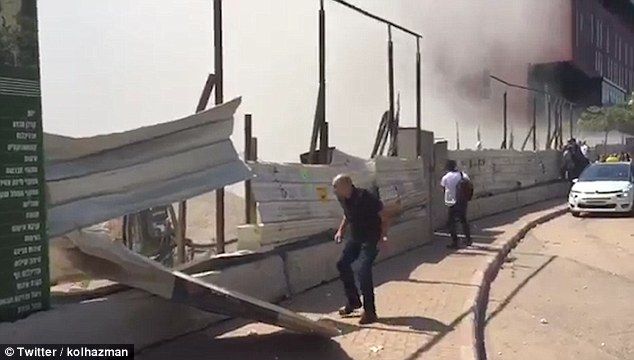 Al menos dos muertos en Tel Aviv por colapsar edificio - 37EDD57800000578-3774139-image-a-63_1473071242466