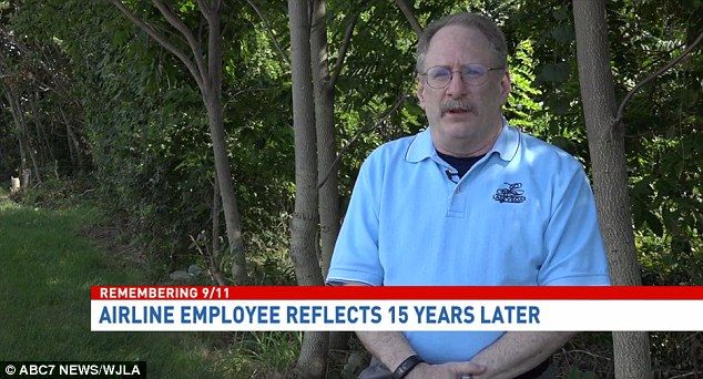 El encargado que dejó abordar a dos terroristas el 11 de septiembre - 3834098300000578-0-image-a-2_1473594664204