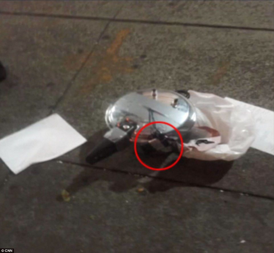 Video: momento de la explosión en Nueva York - 3883D72700000578-3794824-It_s_been_reported_that_the_second_device_found_at_West_27th_Str-m-149_1474179629479