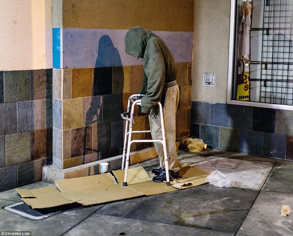 El lado oscuro y decadente de Las Vegas - 3892D04B00000578-0-image-a-12_1474328339025