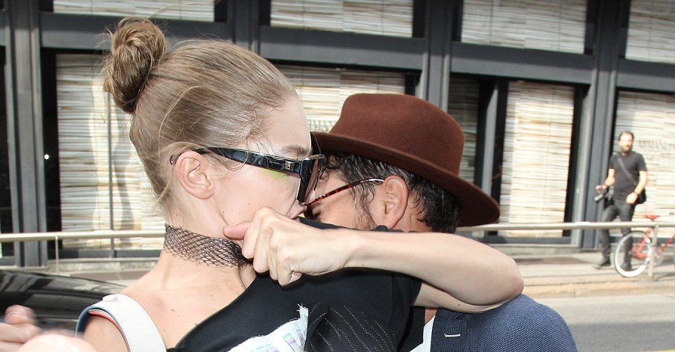 Video: la modelo Gigi Hadid golpea a un bromista