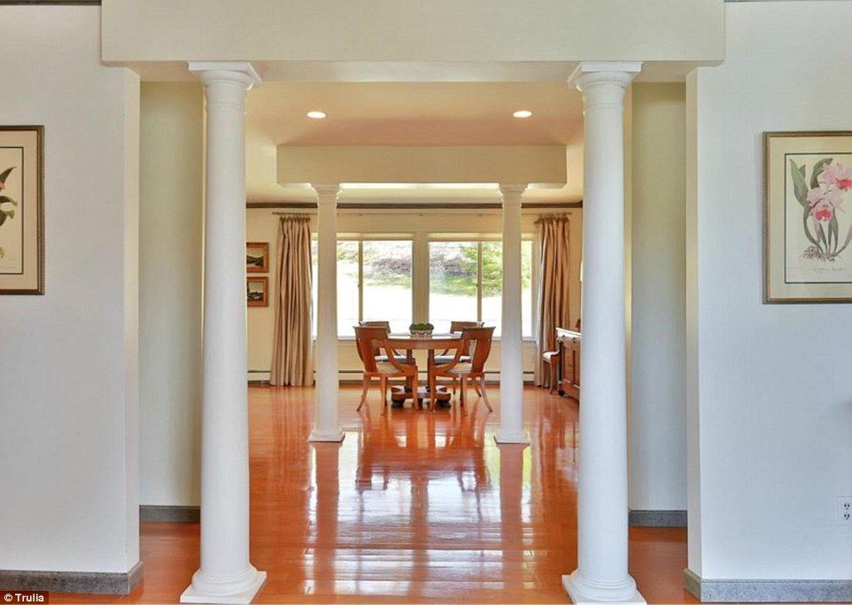 Los Clinton compran casa de 1.16 millones de dólares - 38B51C0900000578-0-image-a-39_1474615456947